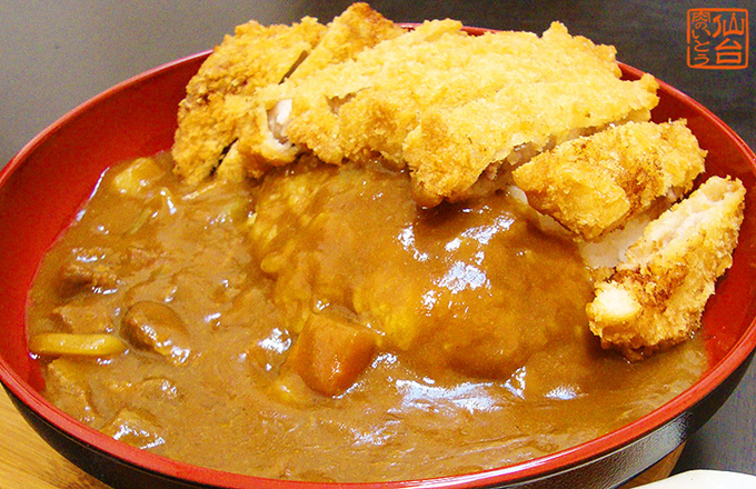 1.とんかつをのせてカツカレー